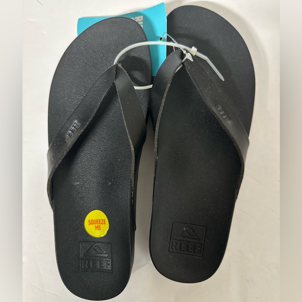 NWT Reef Women’s Black Sandals Size 5 - Picture 2 of 6